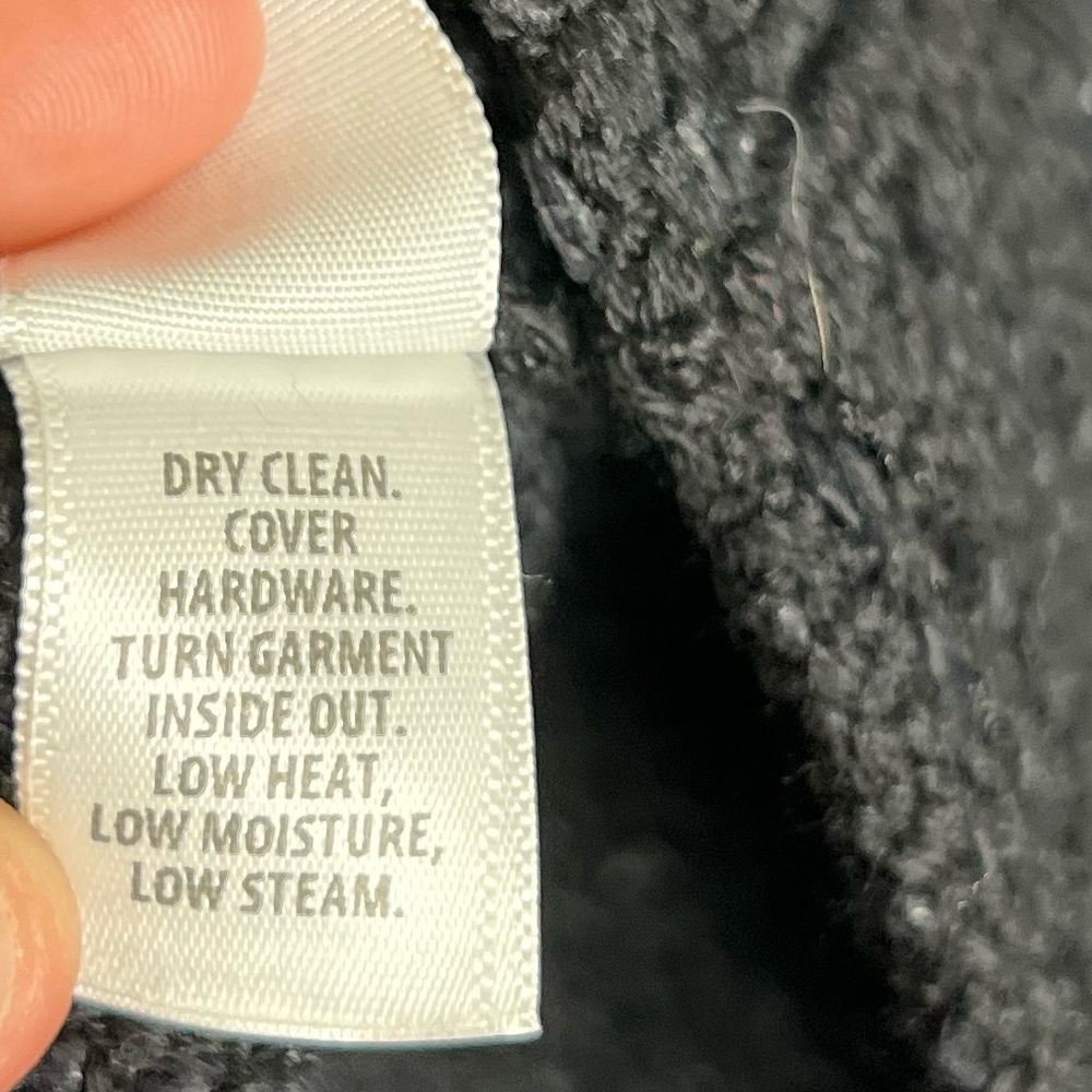 St. John Caviar Knit Black Cap Sleeve Button Down Wool Blend Jacket Size 8 - Picture 10 of 10